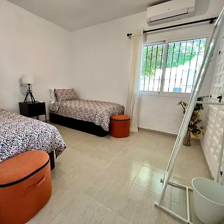 Scenic With Private Pool - Sleeps 8 Villa