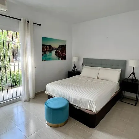 Villa Scenic With Private Pool - Sleeps 8