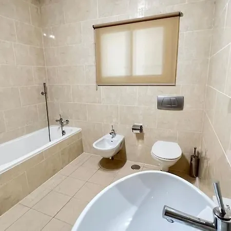 Villa Scenic With Private Pool - Sleeps 8 *
