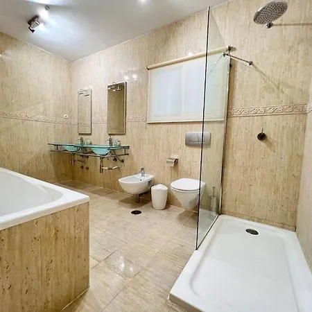 Villa Scenic With Private Pool - Sleeps 8 Mijas